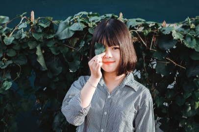 Die besten Tipps zum Stylen eines Butterfly Cut bei kurzem Haar