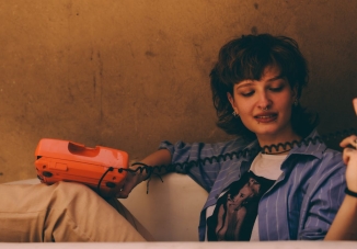 Die besten Outfits für eine 90er-Jahre-Mottoparty – für Vintage-Party-Feeling