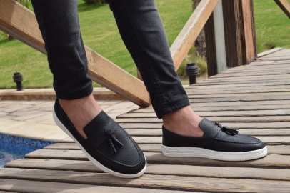 Umwerfende Drippy-Schuhe unter 100 Dollar, die Ihre Outfits aufpeppen