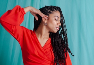 Der ultimative Leitfaden für das Styling mittellanger knotenloser Zöpfe: