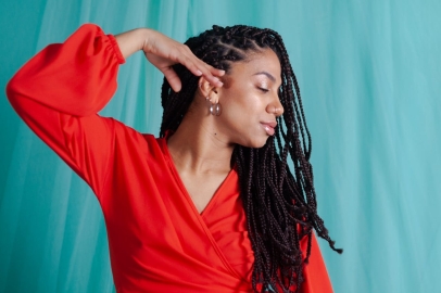 Der ultimative Leitfaden für das Styling mittellanger knotenloser Zöpfe: