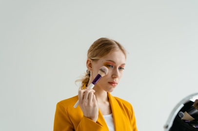 Farbenfrohe Make-up-Looks, die du unbedingt ausprobieren solltest