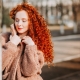 Bewährte Tipps, um krauses Haar zu bändigen und glatte Locken zu erzielen