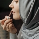 Warum das „Rare Beauty Lip Oil“ der Heilige Gral unter den Lippenprodukten ist