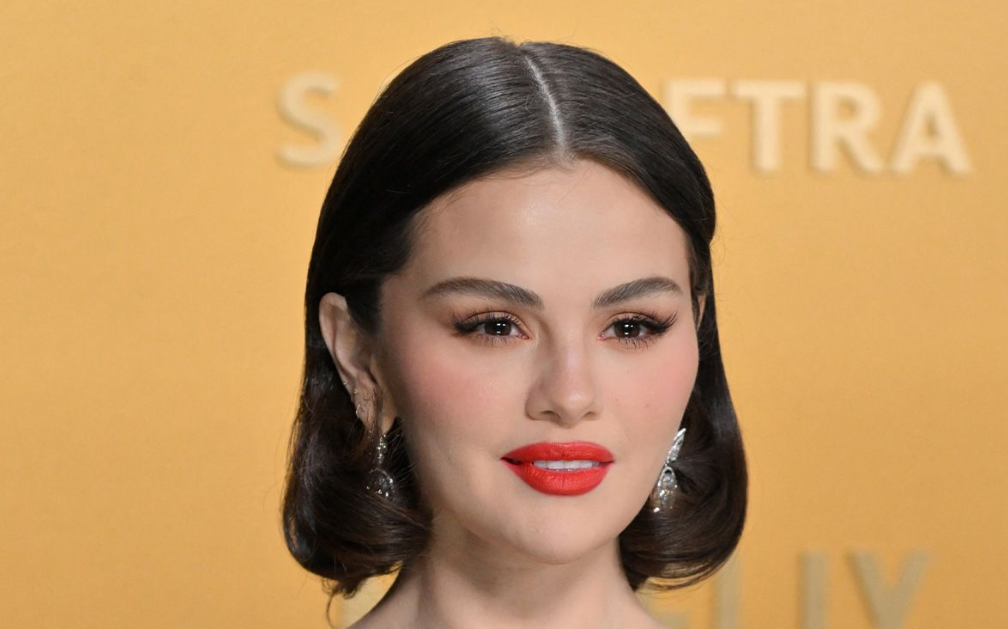 Liste der beliebtesten Schönheitsprodukte von Selena Gomez, die Sie kennen sollten