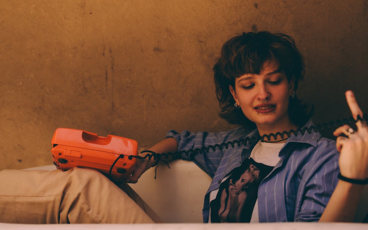 Die besten Outfits für eine 90er-Jahre-Mottoparty – für Vintage-Party-Feeling