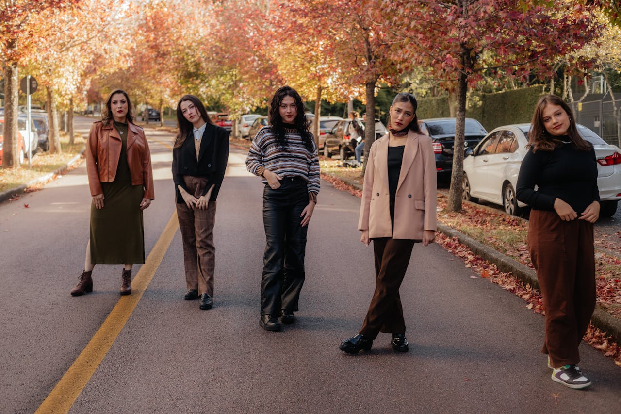 Die 7 besten Outfit-Ideen für verschiedene Epochen, die jedes Mädchen kennen sollte